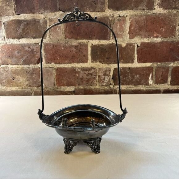 Vintage Simpson Hall Miller & Co #176 Victorian Silver Plated Bridal Basket - Picture 1 of 7